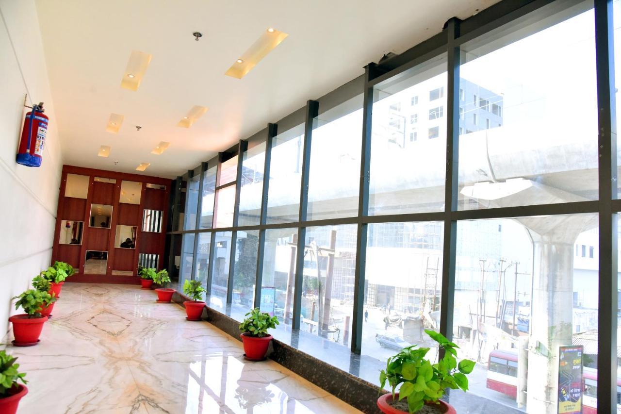 Hotel Vinayak ลัคเนา ภายนอก รูปภาพ