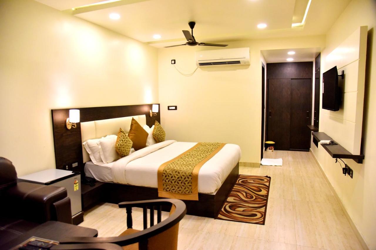 Hotel Vinayak ลัคเนา ภายนอก รูปภาพ