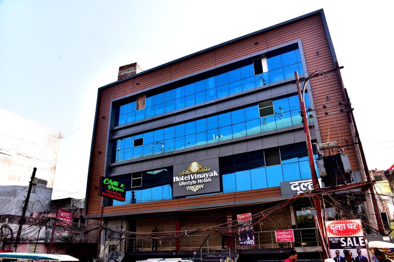 Hotel Vinayak ลัคเนา ภายนอก รูปภาพ