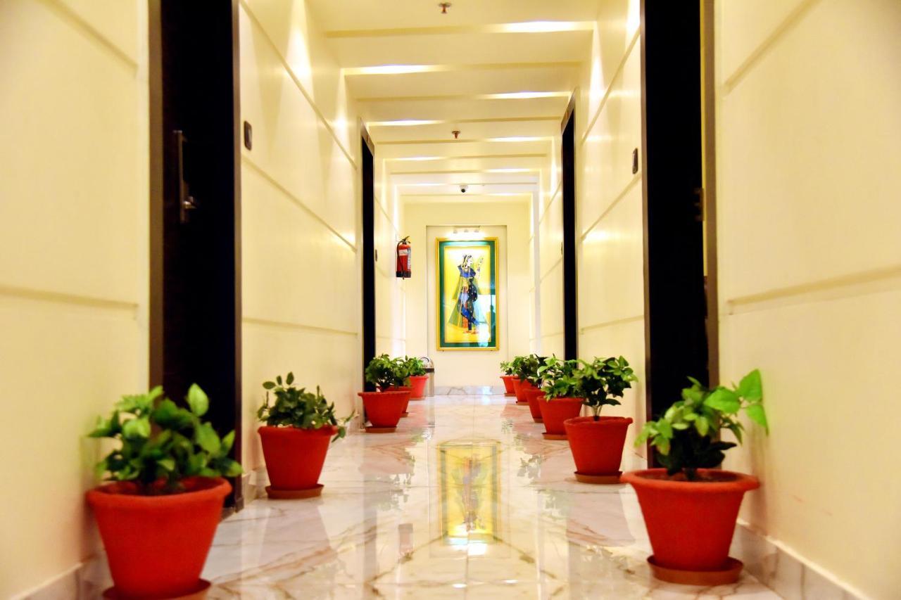 Hotel Vinayak ลัคเนา ภายนอก รูปภาพ