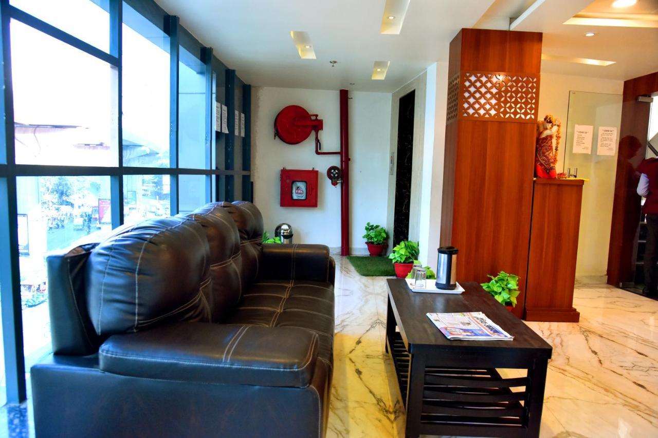 Hotel Vinayak ลัคเนา ภายนอก รูปภาพ